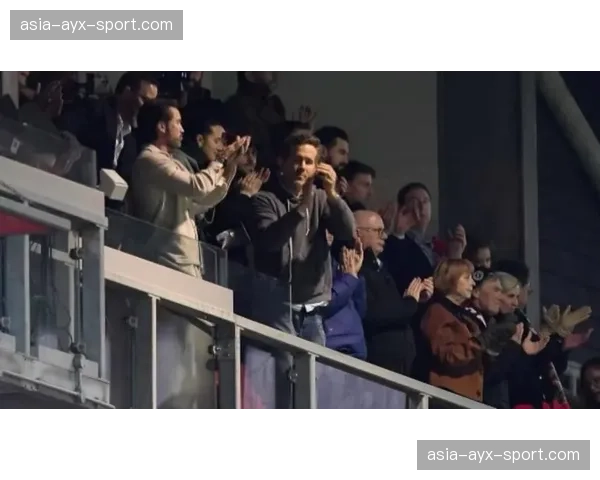 告别时刻？传闻即将离队的切尔西老将赛后独自向看台致意