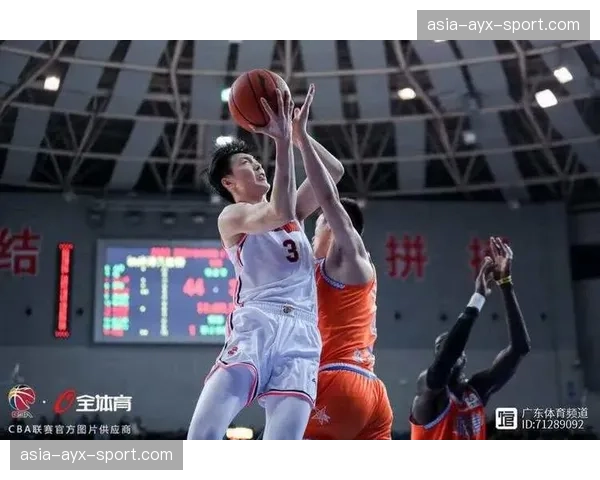 广东华南虎半场控球率65%却落后，三分命中率低迷成症结