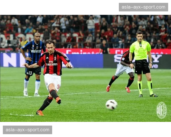 特写：在科隆的“第二客厅”观赛派对，球迷利用多视角同步观看同城德比